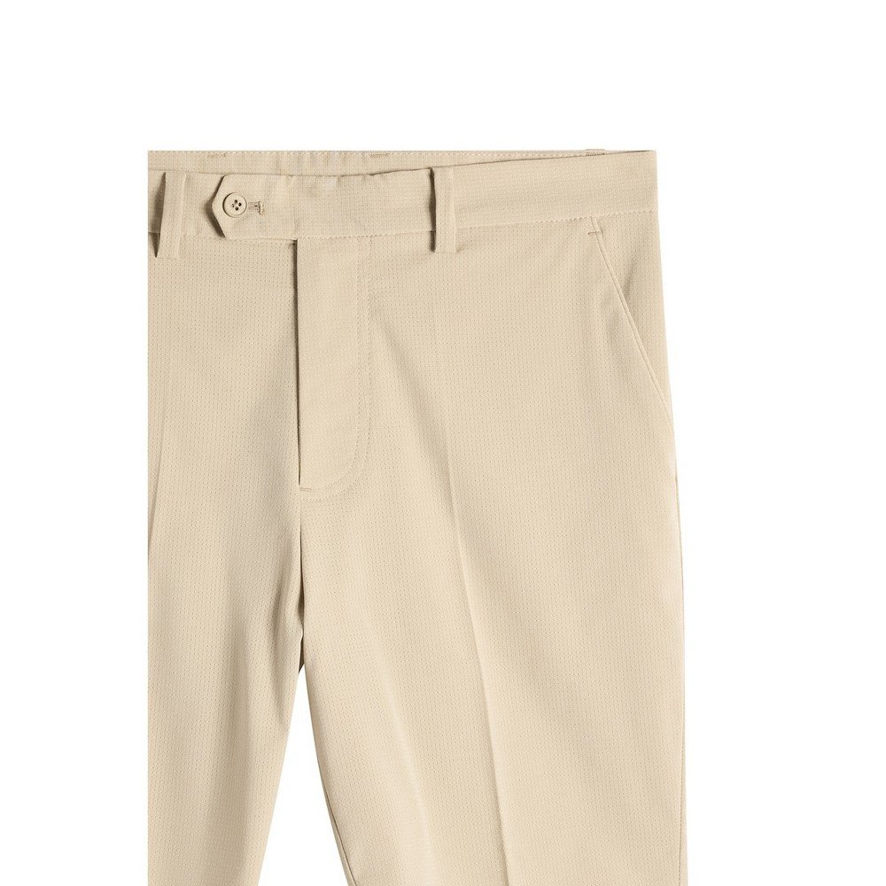 【新品タグ付】J.LINDBERG♪ アイボリー ショートパンツ サイズ25 ジェイリンドバーグ（J.LINDEBERG）（メンズ）ゴルフウェア 速乾 Vent