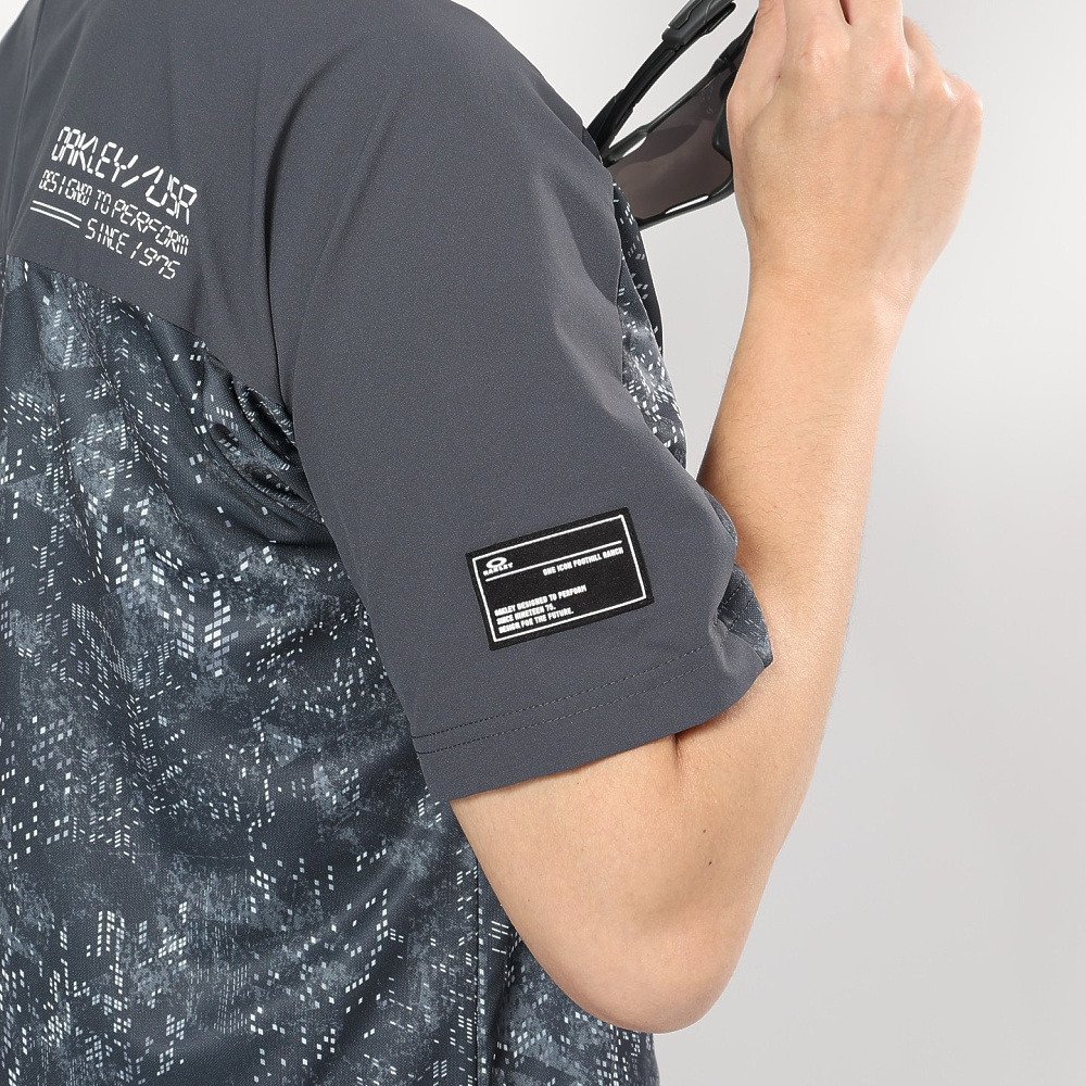 オークリー（OAKLEY）（メンズ）ゴルフウェア 吸汗速乾 半袖 STALWART GORP デジタルカモフラージュ柄 シャツ FOA409157-25C