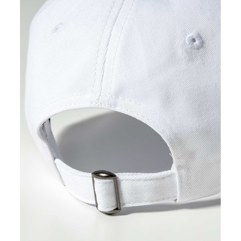 リュクスエイケイエムプラス（LUXEAKMPLU）（メンズ）ベーシックロゴキャップ LAZ-24050white