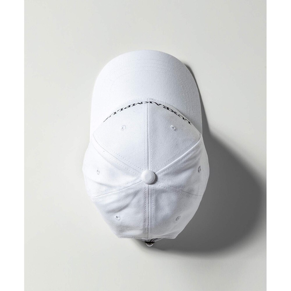 リュクスエイケイエムプラス（LUXEAKMPLU）（メンズ）ベーシックロゴキャップ LAZ-24050white