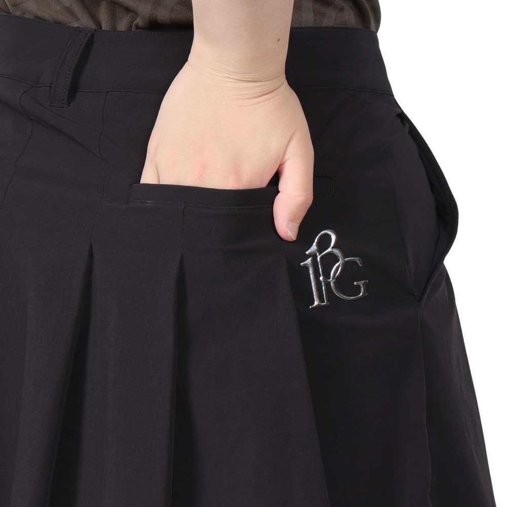 ウノ ピゥ ウノ ウグァーレ トレ（1PIU1UGUALE3）（レディース）ゴルフウェア PLEATS スカート 113G インナーショーツ付き GSP087 BLK