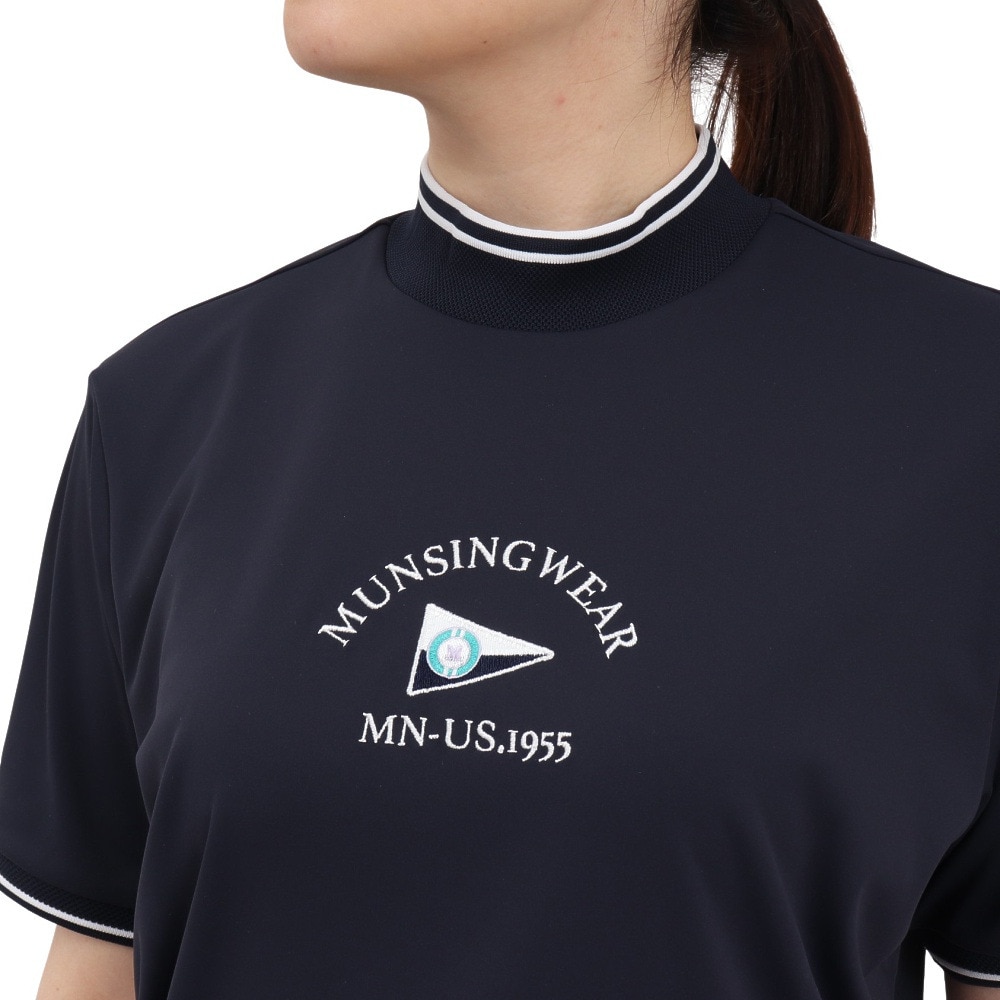 マンシングウエア（MUNSING WEAR）（レディース）ゴルフウェア 吸汗速乾 遮熱 サンスクリーン 裾リブ付き モックネック 半袖シャツ MG5SHS21L NV00