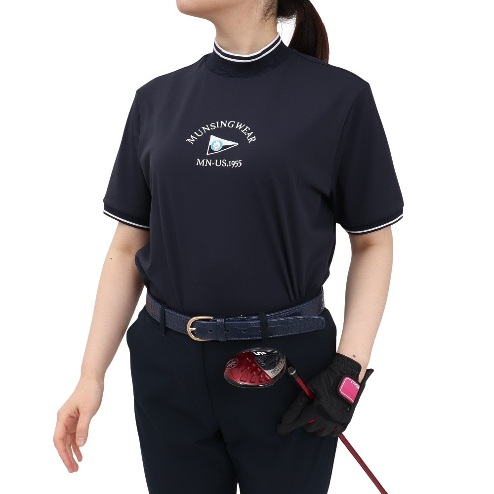 マンシングウエア（MUNSING WEAR）（レディース）ゴルフウェア 吸汗速乾 遮熱 サンスクリーン 裾リブ付き モックネック 半袖シャツ MG5SHS21L NV00
