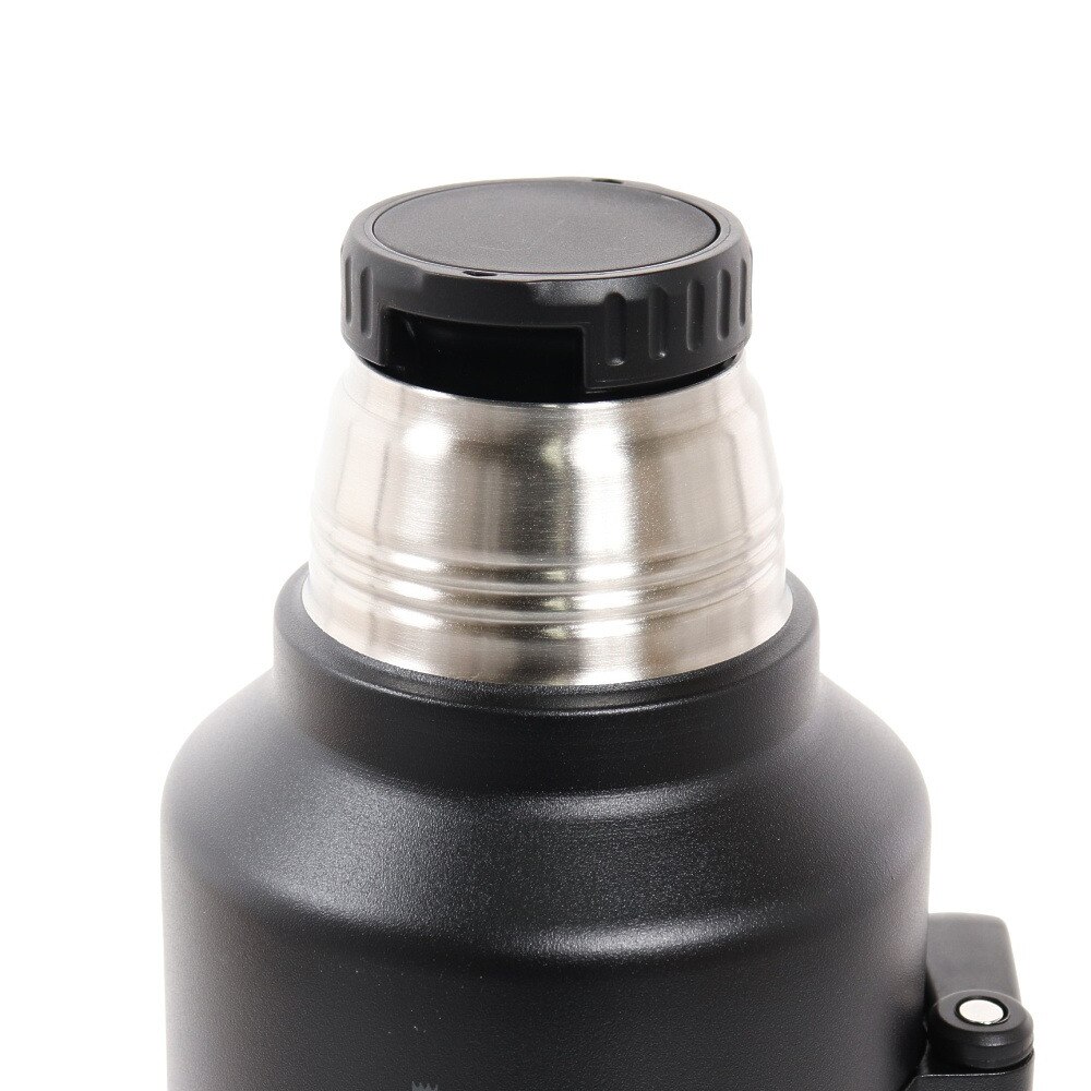 スタンレー（STANLEY） クラシック真空ボトル マットブラック 1.9L 10-07934-072 水筒 アウトドア キャンプ BBQ スポーツ  レトロ おしゃれ 保温保冷 持ち手