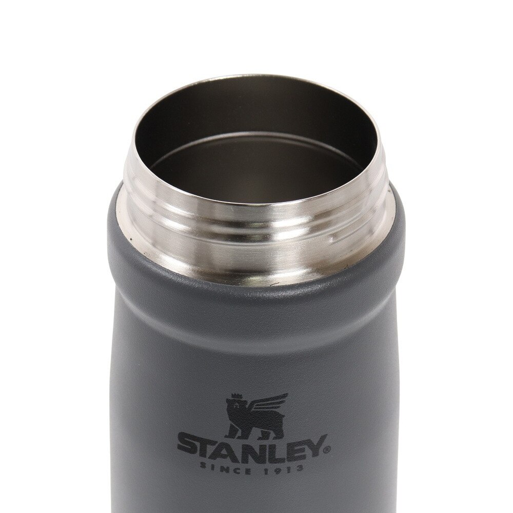 ＳＴＡＮＬＥＹ アイスフローフリップストロー真空ウォーターボトル チャコールグレー 0.5L 10-09991-089 水筒 アウトドア キャンプ BBQ スポーツ