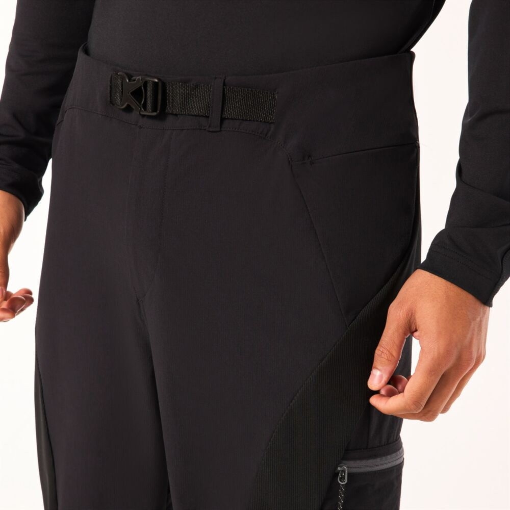 オークリー（OAKLEY）（メンズ）パンツ ボトムス LATITUDE ARC PANT FOA405425-02E ブラック 4WAYストレッチ アクティブウェア