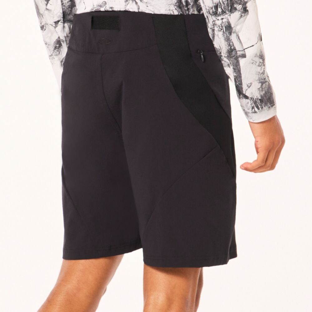 オークリー（OAKLEY）（メンズ）ショートパンツ ラチチュード LATITUDE ARC FOA405424 ブラック USサイズ 高通気 ウエスト調整可能 