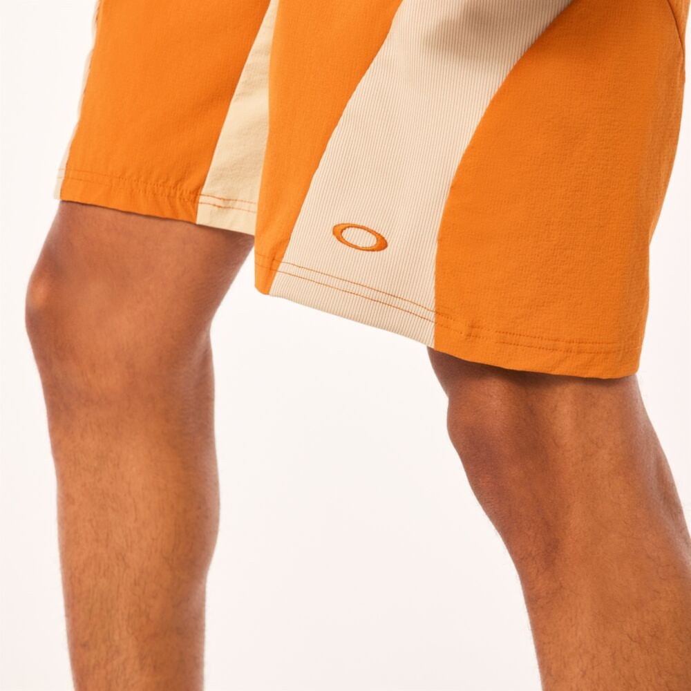 オークリー（OAKLEY）（メンズ）高通気 高除湿 サイズ調整可能 ショートパンツ ラチチュード LATITUDE ARC FOA405424-52C オレンジ