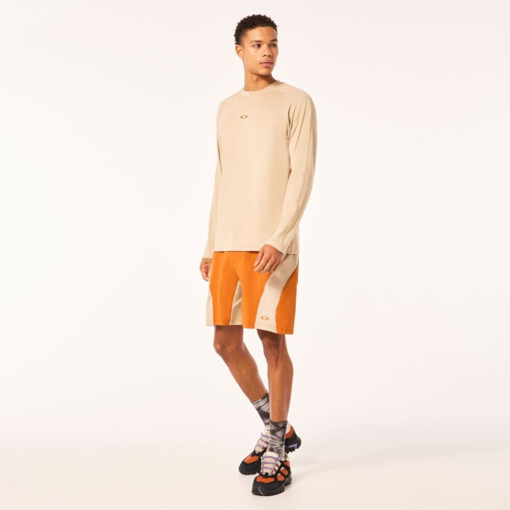 オークリー（OAKLEY）（メンズ）Tシャツ メンズ 長袖 USサイズ マルチポケット 吸汗速乾 ストレッチ ラチチュード LATITUDE ARC RC FOA405458-31R ベージュ
