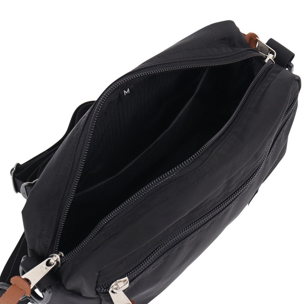 グレゴリー（GREGORY）（メンズ、レディース）ポーチ バッグ 2.5L パデッドショルダーポーチM 653801041 ブラック 小物入れ W22.5×H14×D8