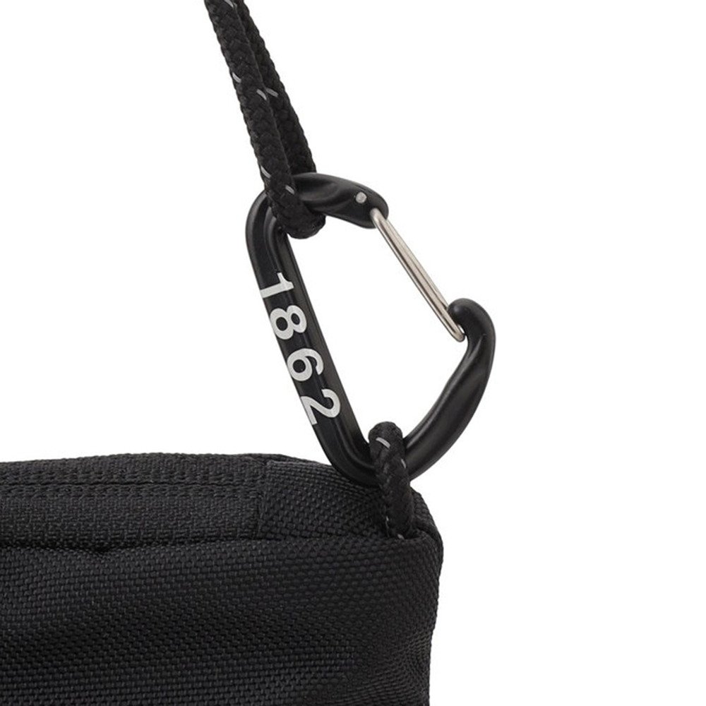 (新品)艶っぽいレディムードが完成する　１０周年限定コンパクト マムート（MAMMUT）（メンズ、レディース）ポーチ バッグ エクセロン