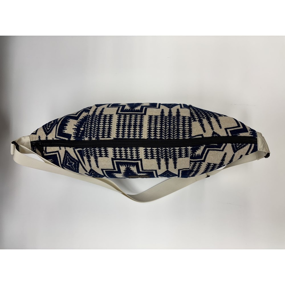 ペンドルトン（PENDLETON）（メンズ、レディース）トレッキングバッグ ゴブランボディバッグ PDT-000-251011 OWHT