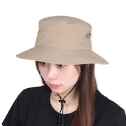 ベージュ