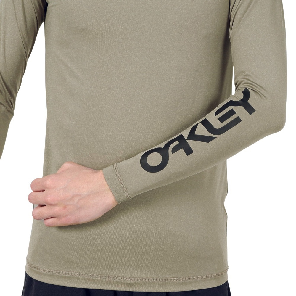 オークリー（OAKLEY）（メンズ）ラッシュガード 長袖 Pressure 25.0 FOA407763-7C9