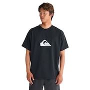 (メンズ)ラッシュガード 半袖 COMP LOGO ショートスリーブ サーフTシャツ ラッシュガード 25SPQLY251018BLK
