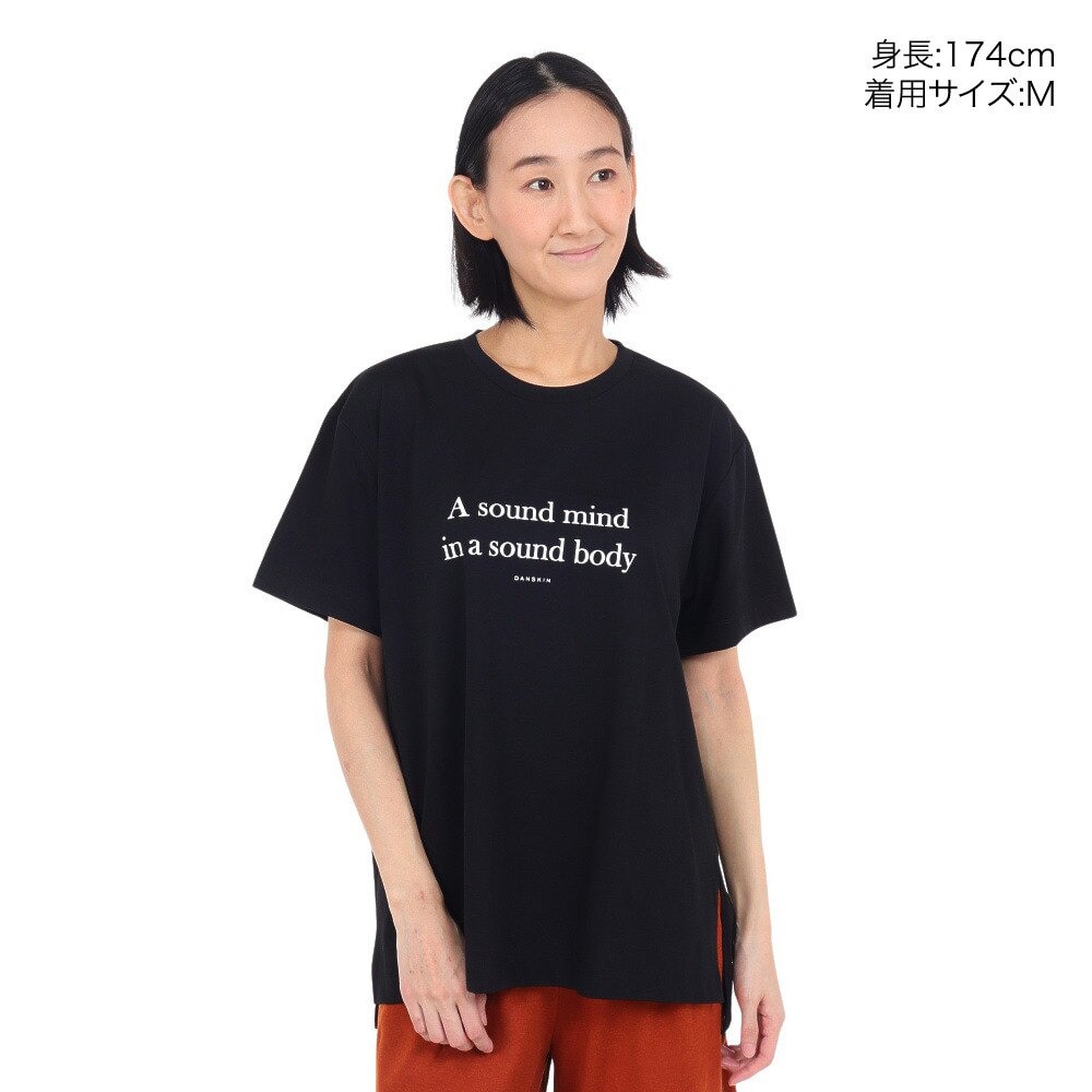 ダンスキン（DANSKIN）（メンズ、レディース）プリントハーフスリーブオーバーサイズドTシャツ DC724109 K