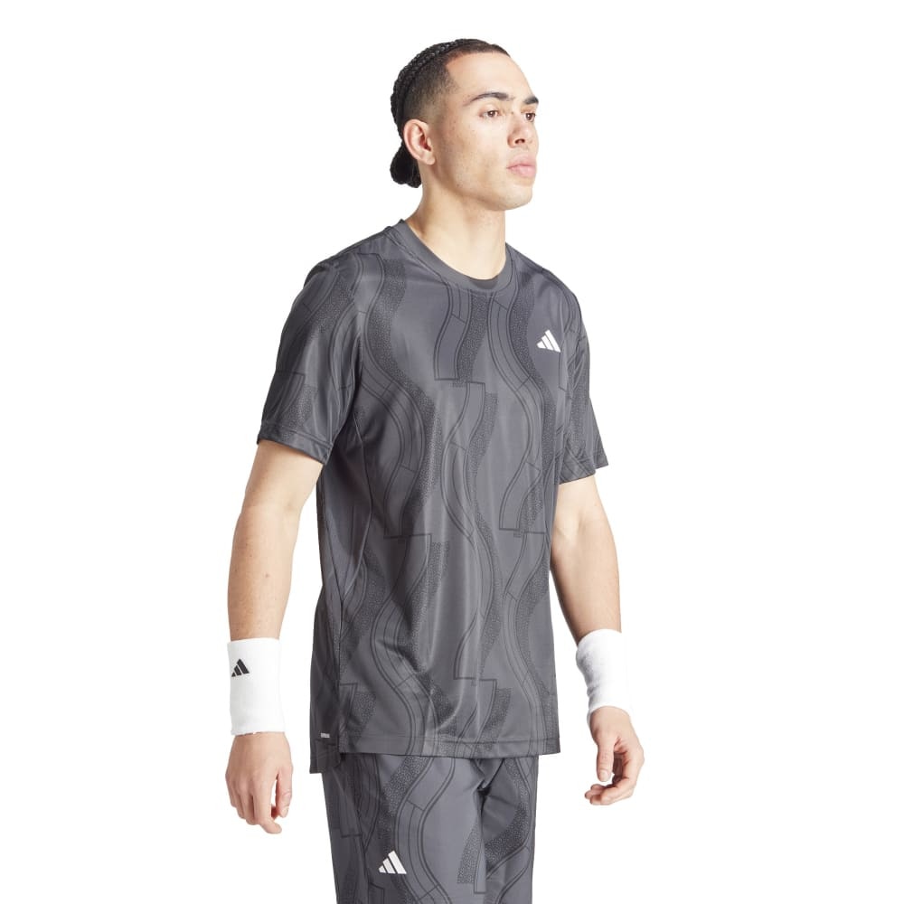 アディダス（adidas）（メンズ）テニスウェア クラブ テニス グラフィック半袖Tシャツ IKL90-IP1882