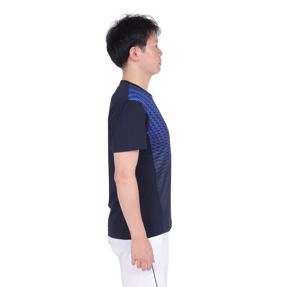 ルコックスポルティフ（lecoqsportif）（メンズ）テニスウェア グラフィックゲームシャツ LN4FHT11M NV00