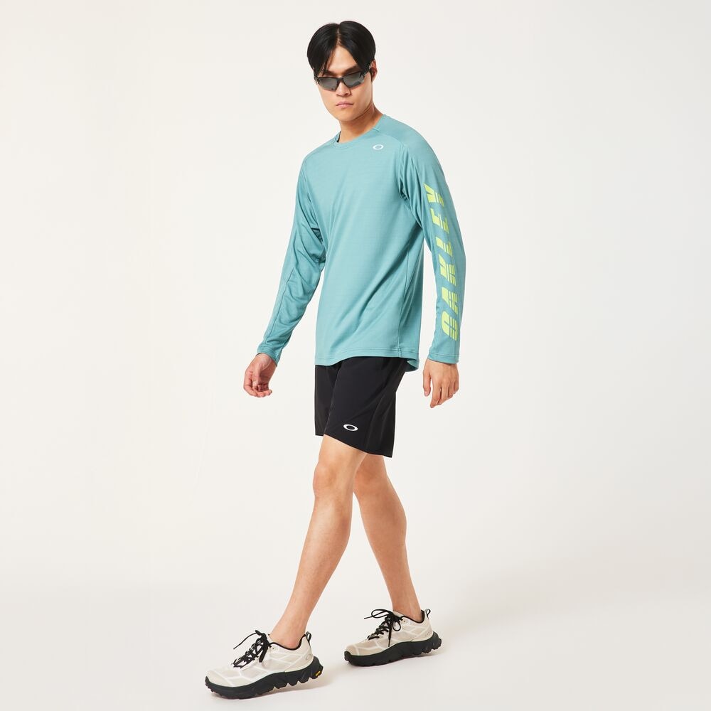 オークリー（OAKLEY）（メンズ）テニスウェア SLANT ロゴプリント長袖 Tシャツ 12.0 FOA408265-6GB