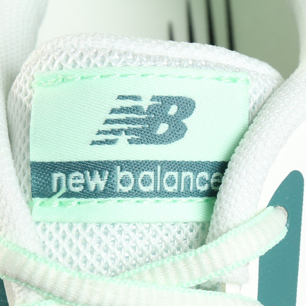 ニューバランス（new balance）（レディース）オールコート用 テニスシューズ レディース Fuelcell 796 v4 H WCH796N4 2E