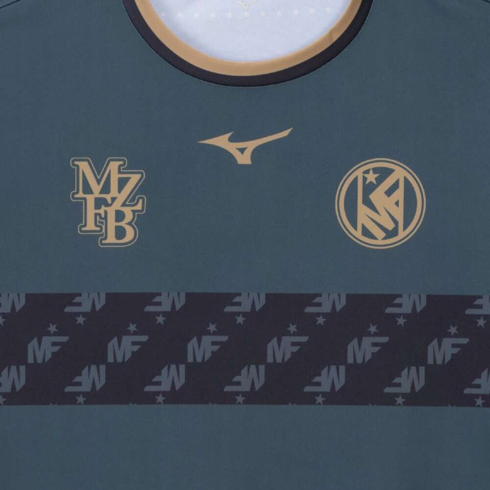 ミズノ（MIZUNO）（メンズ、レディース）サッカーウェア フットボール ボーダーTシャツ P2MABX7311