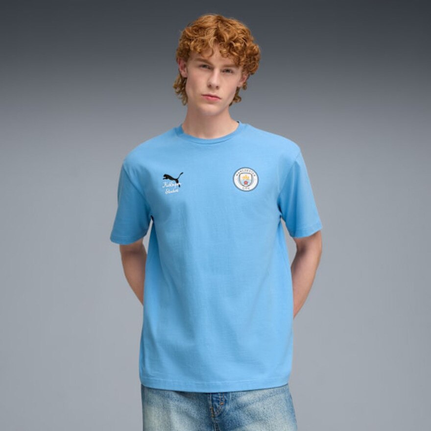 プーマ（PUMA）（メンズ）PUMA×KIDSUPER STUDIOS マンチェスターシティ FC グラフィック 半袖 Tシャツ 60684221