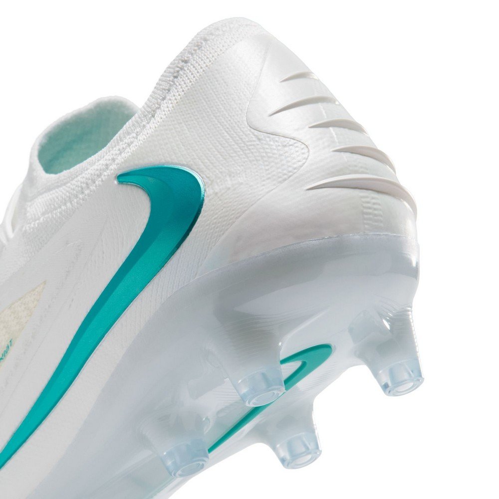 ナイキ（NIKE）（メンズ）サッカースパイク 人工芝用 ファントム 6 LOW