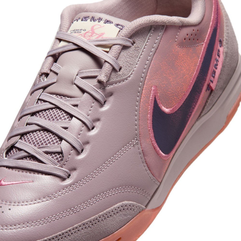 ナイキ（NIKE）（メンズ、レディース）フットサルシューズ ティエンポ