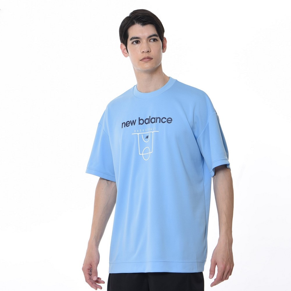 ニューバランス（new balance）（メンズ、レディース）バスケットボールウェア Court Graphic Tシャツ AMT35064BLZ