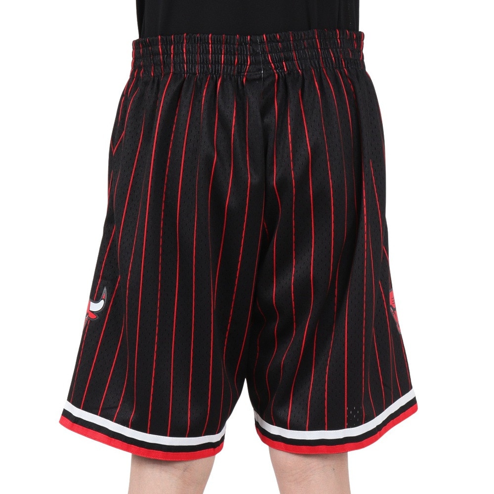 ミッチェルアンドネス（Mitchell&Ness）（メンズ）バスケットボールウェア Swingman ショーツ シカゴ・ブルズ SMSH18022-CBUBLK96