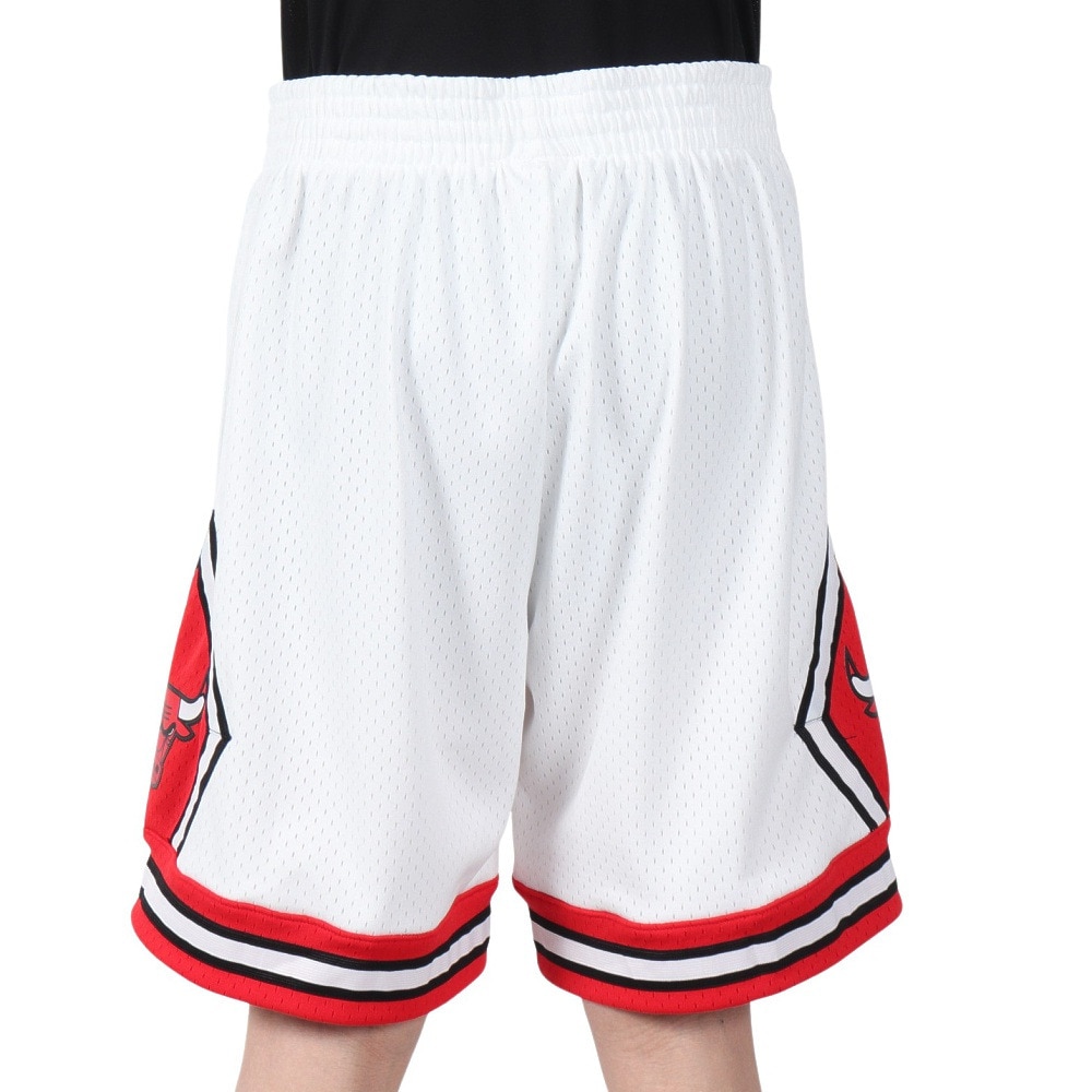 ミッチェルアンドネス（Mitchell&Ness）（メンズ）バスケットボールウェア Swingman ショーツ シカゴ・ブルズ SMSHCP18151-CBUWHT97
