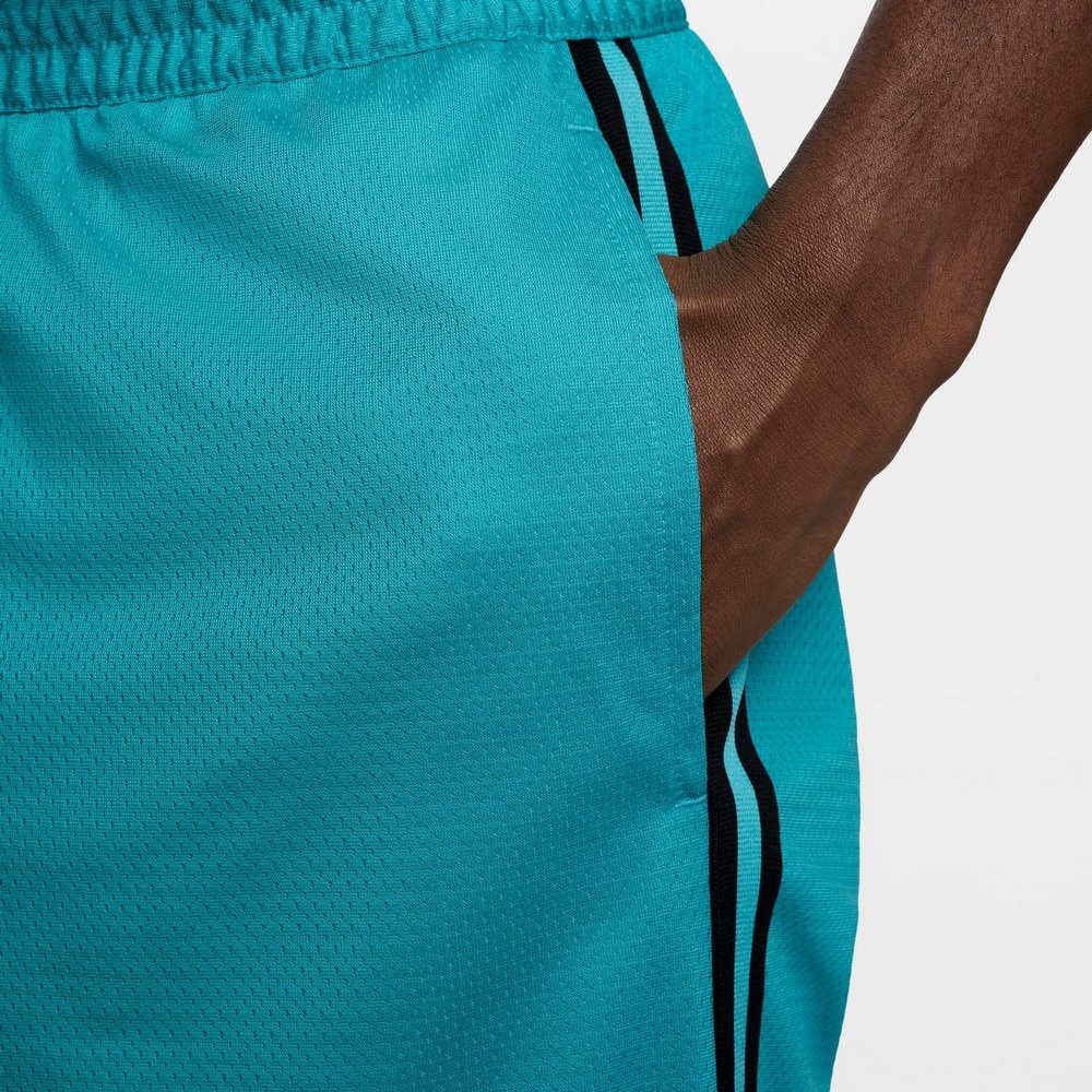 ナイキ（NIKE）（メンズ）【新商品】 バスケットボールウェア ドライフィット DNA 8インチ ショートパンツ FN2652-345