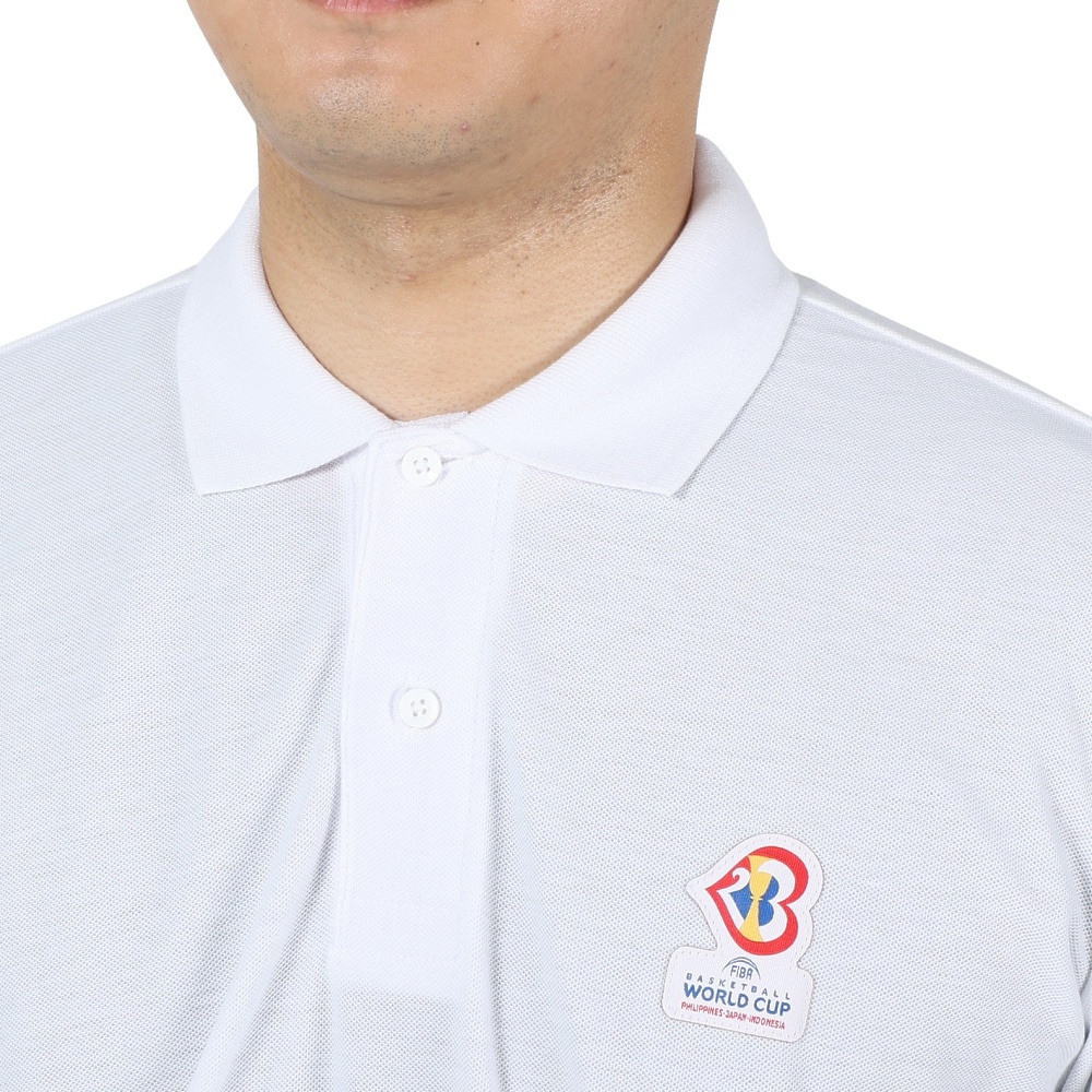 FIBAバスケットボールワールドカップ2023（FIBA BASKETBALL WORLD CUP 2023）（メンズ）バスケットボールウェア ロゴポロシャツ 53472