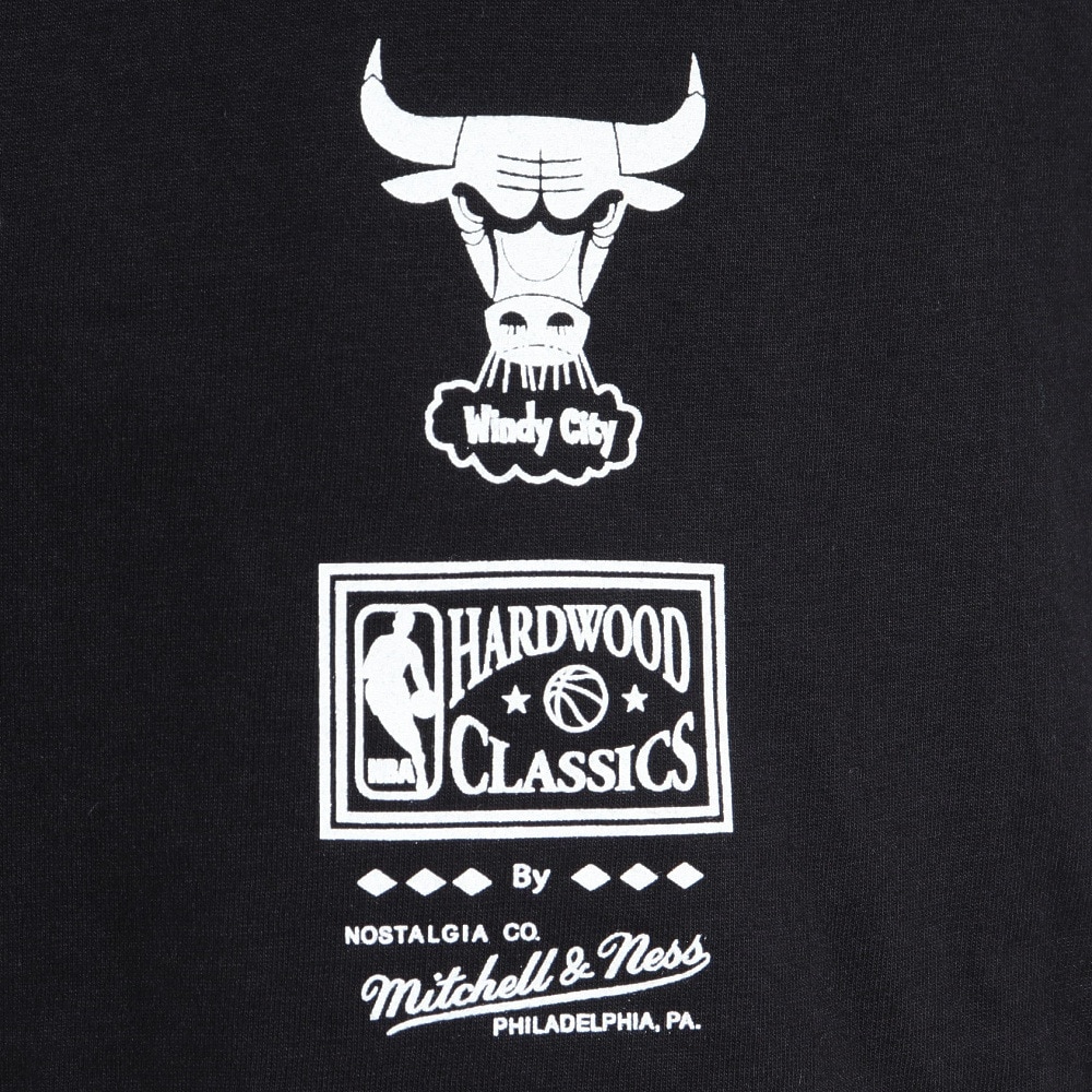ミッチェルアンドネス（Mitchell&Ness）（メンズ）バスケットボールウェア NBA ビッグフェイス 7.0 シカゴ ブルズ 半袖Tシャツ BMTR5904-CBUYYPPPBLCK