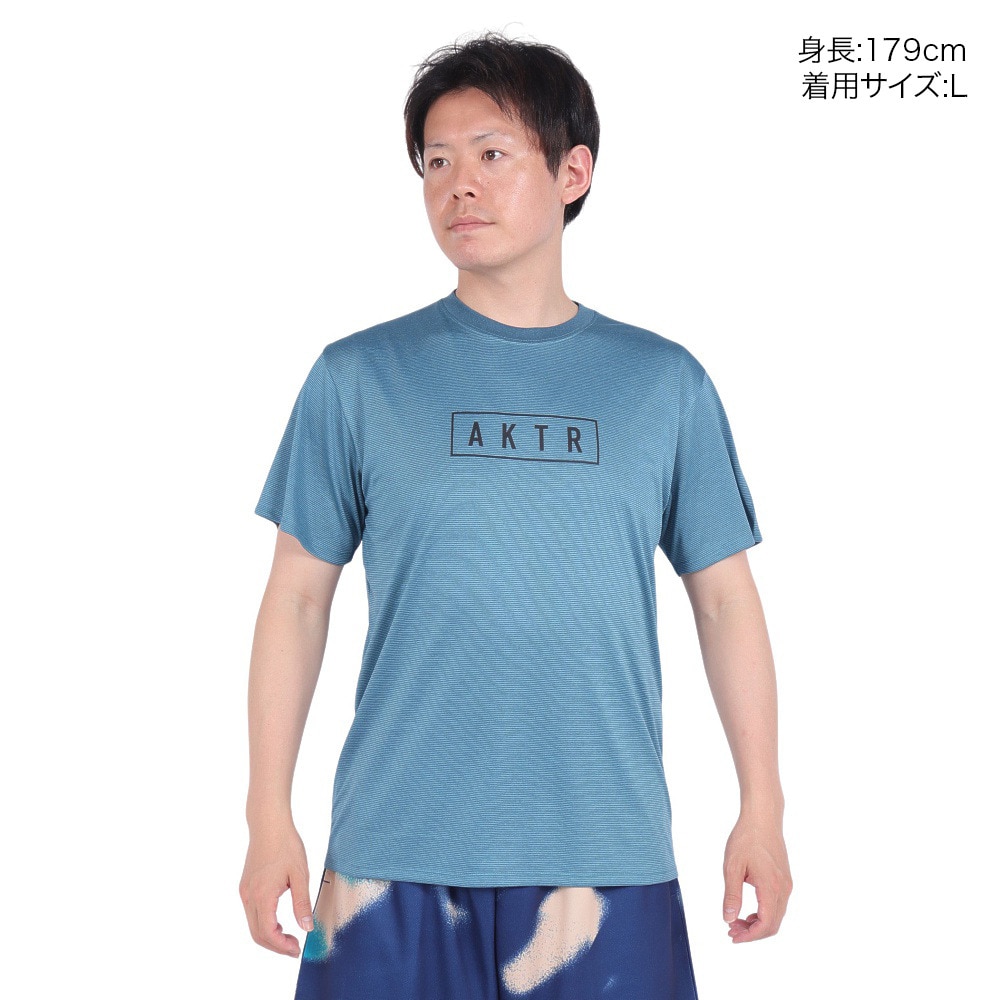アクター（AKTR）（メンズ）バスケットボールウェア SEASONAL AKTR LOGO SPORTS Tシャツ 124-012005 BL