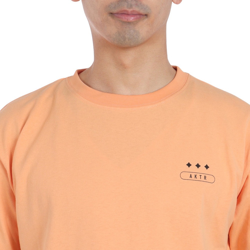 アクター（AKTR）（メンズ）バスケットボールウェア FEEL FREE ショートスリーブ コットン Tシャツ 124-041005 OR
