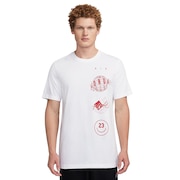 (メンズ)Tシャツ バスケットボールウェア ブランド ロゴ STACK 半袖 ホワイト FN6028-100