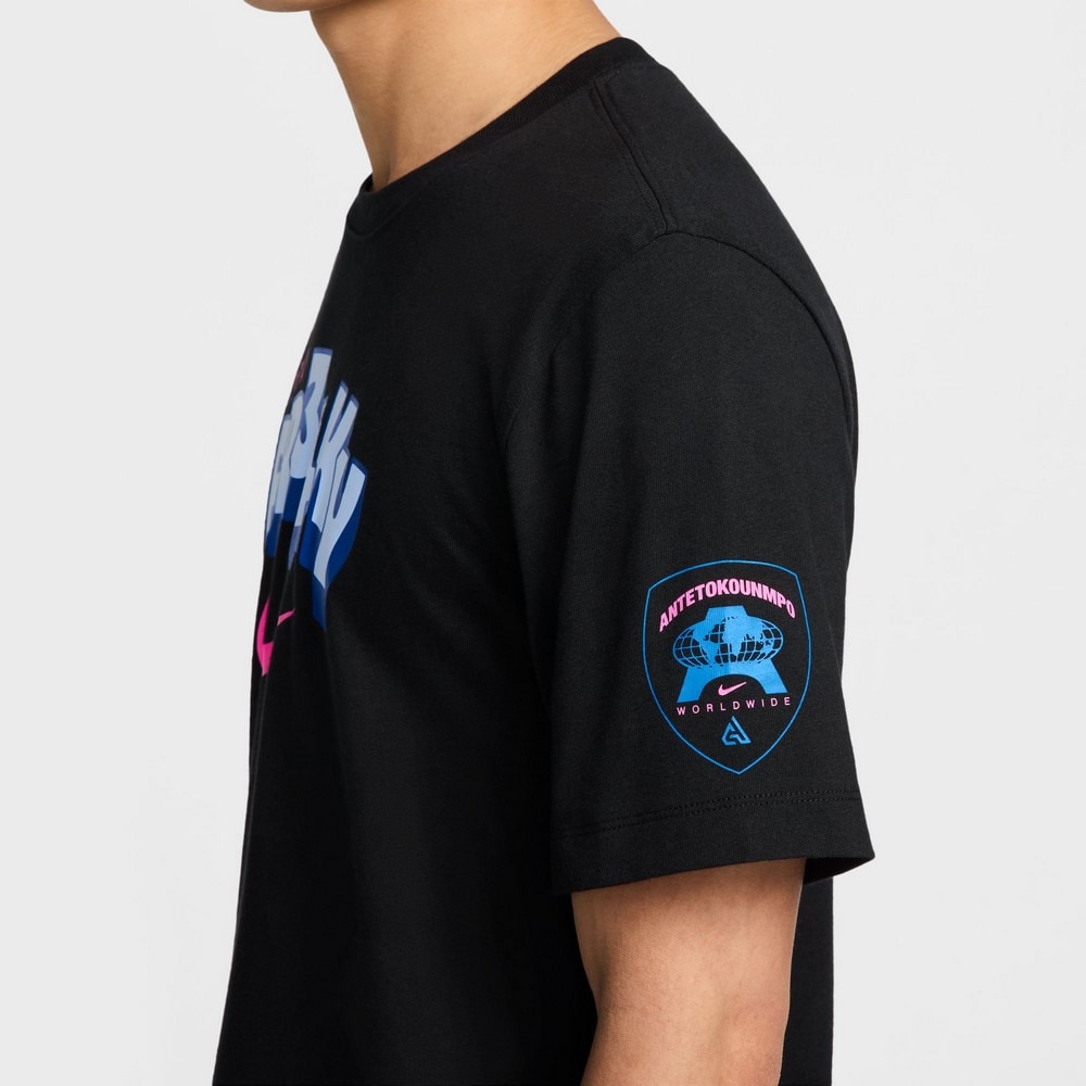 ナイキ（NIKE）（メンズ）バスケットボールウェア Giannis Antetokounmpo Giannis 半袖Tシャツ FZ8078-010