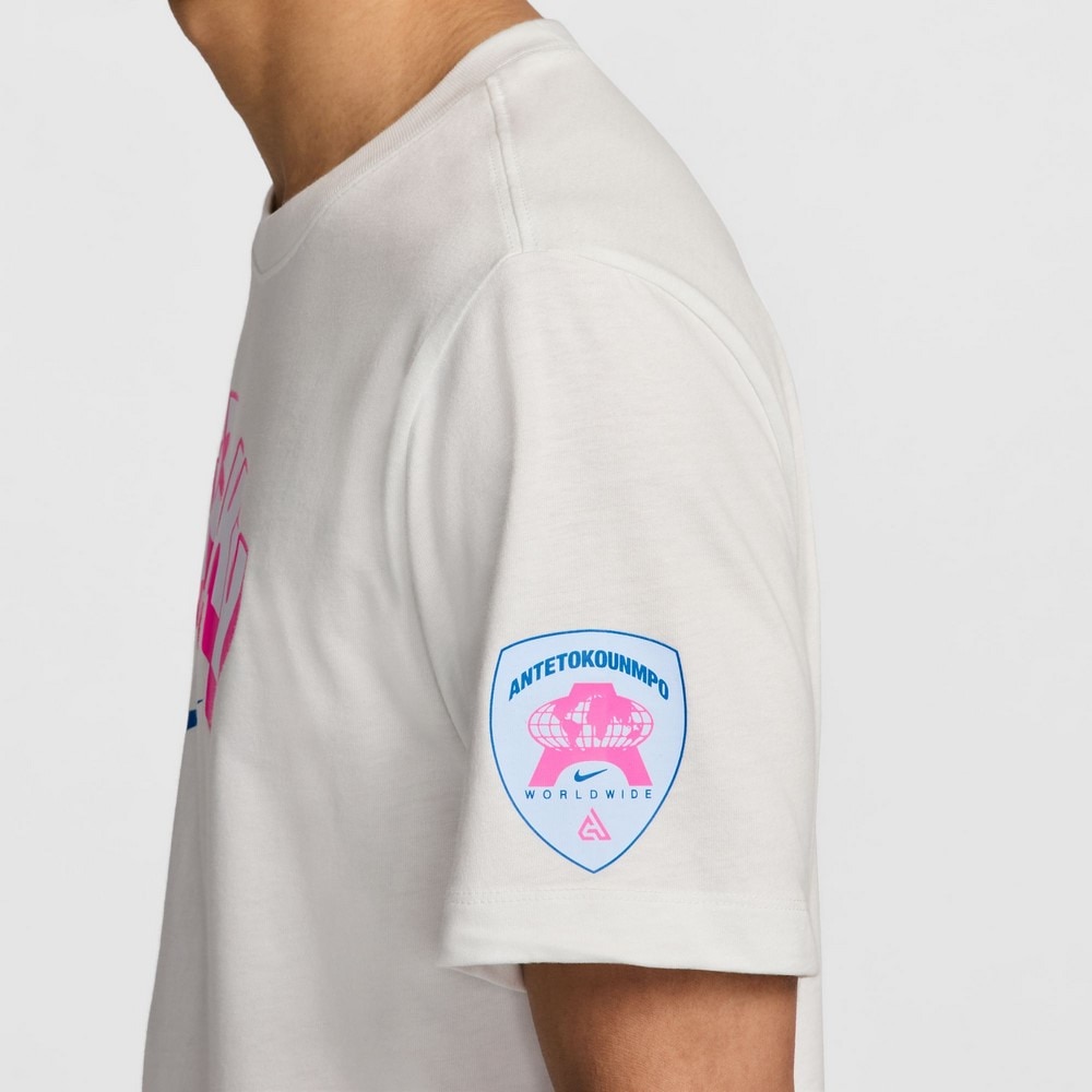 ナイキ（NIKE）（メンズ）バスケットボールウェア Giannis Antetokounmpo Giannis 半袖Tシャツ FZ8078-121