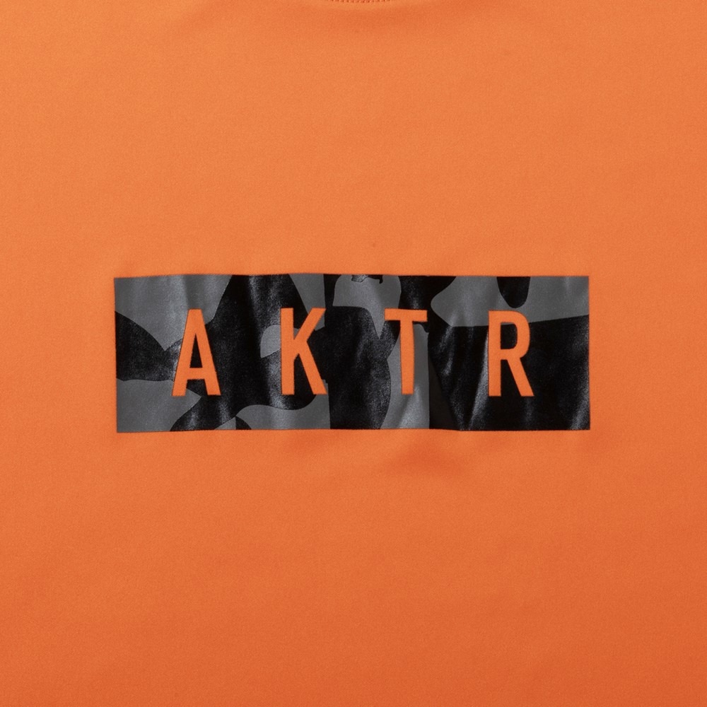 アクター（AKTR）（メンズ、レディース）バスケットボールウェア CUT-UP CAMO ボックスロゴ スポーツ Tシャツ 125-027005 OR