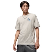 (メンズ)バスケットボールウェア NC AJ1 AD 半袖 クルーネックTシャツ HQ8972-050