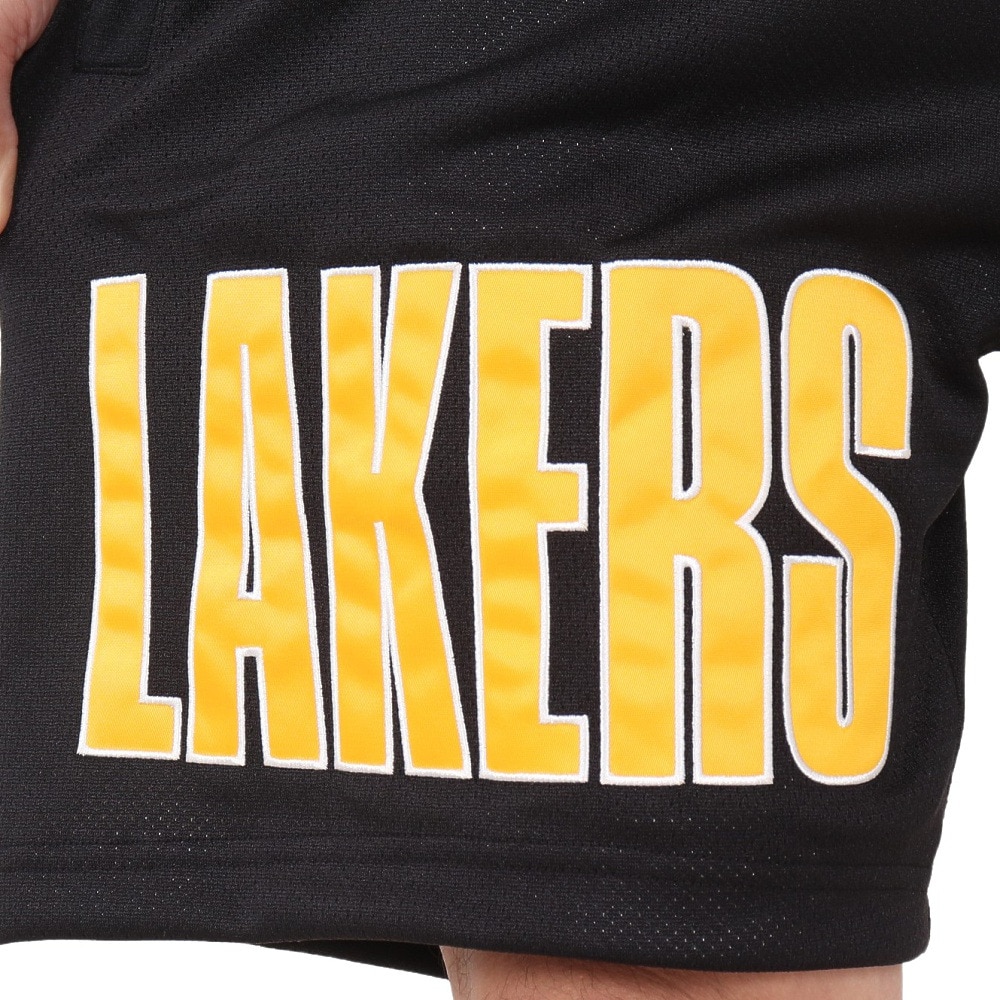 ミッチェルアンドネス（Mitchell&Ness）（メンズ）ハーフパンツ