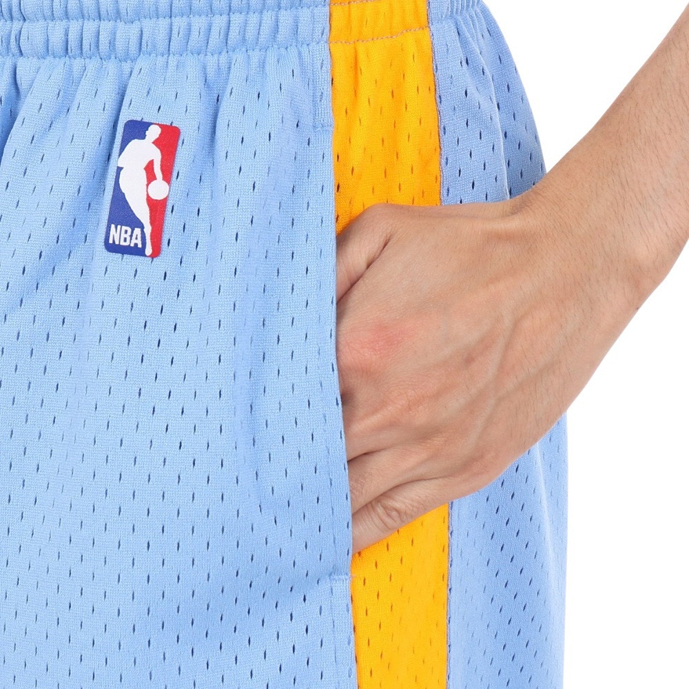 ミッチェルアンドネス（Mitchell&Ness）（メンズ）レイカーズ オルタネイト スイングマン ショーツ 2001-02 SMSH1127-LALCLBL