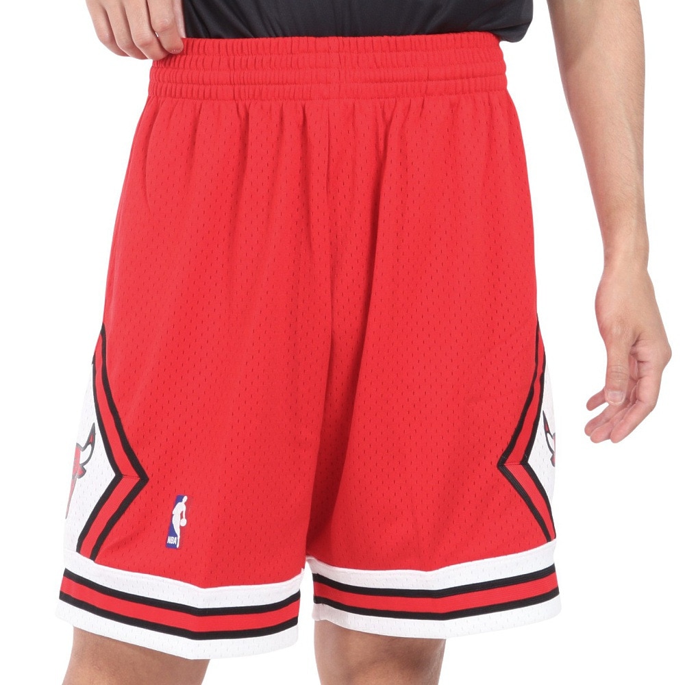 ミッチェルアンドネス（Mitchell&Ness）（メンズ）スイングマン ショーツ シカゴ ブルズ 1997-98 SMSHGS18223-CBUSCR97