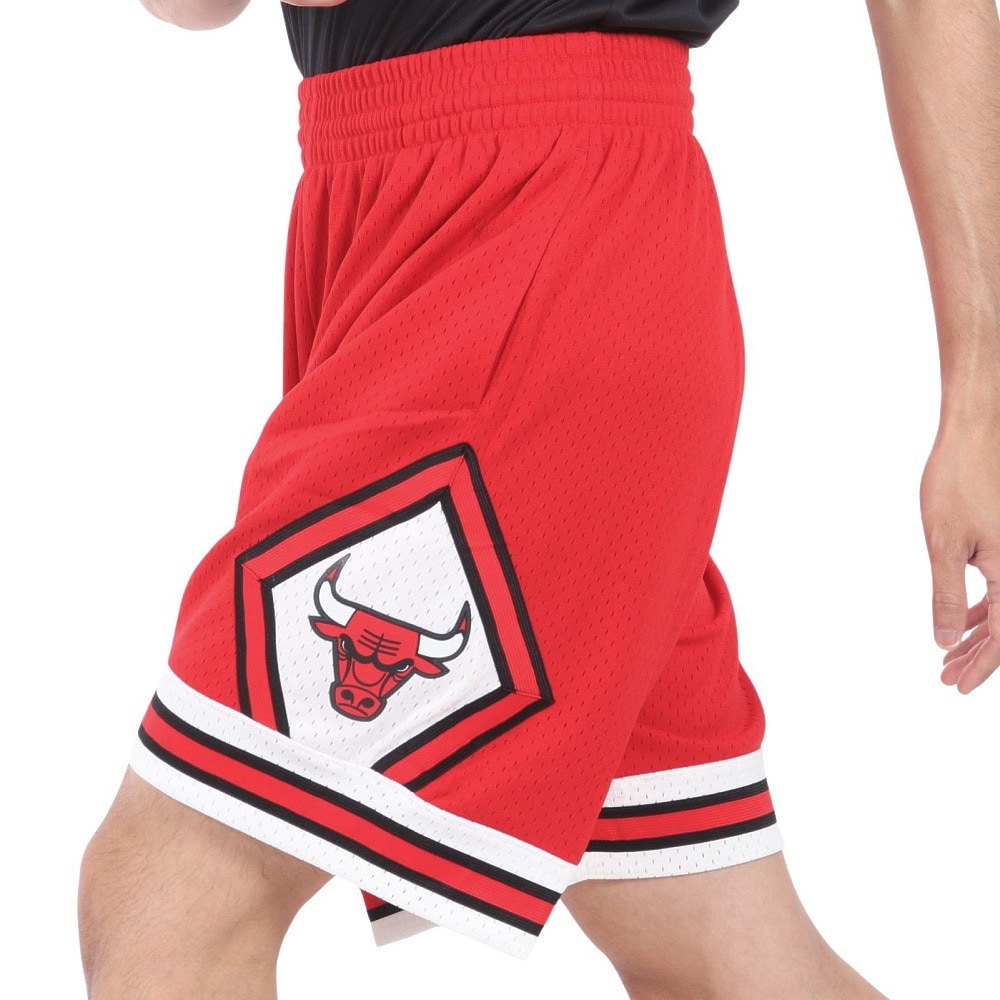 ミッチェルアンドネス（Mitchell&Ness）（メンズ）スイングマン ショーツ シカゴ ブルズ 1997-98 SMSHGS18223-CBUSCR97