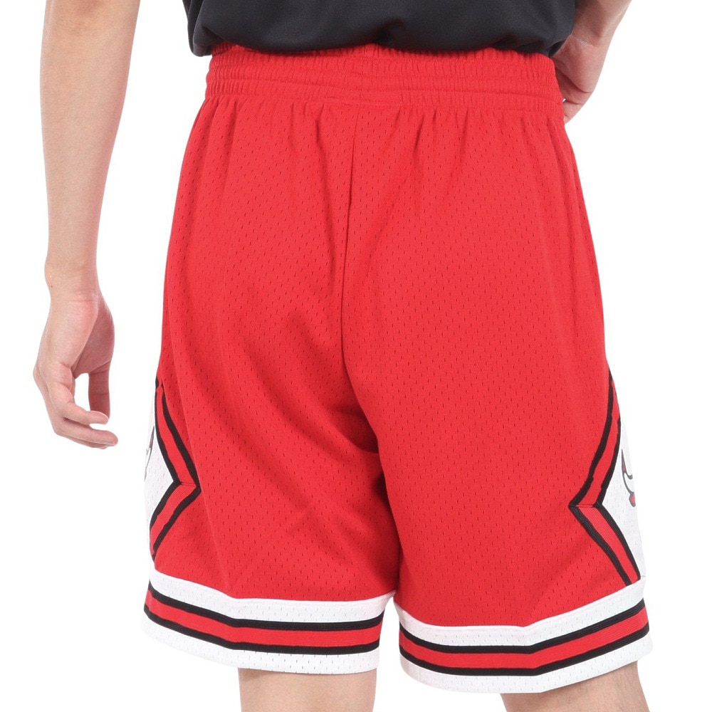 ミッチェルアンドネス（Mitchell&Ness）（メンズ）スイングマン ショーツ シカゴ ブルズ 1997-98 SMSHGS18223-CBUSCR97