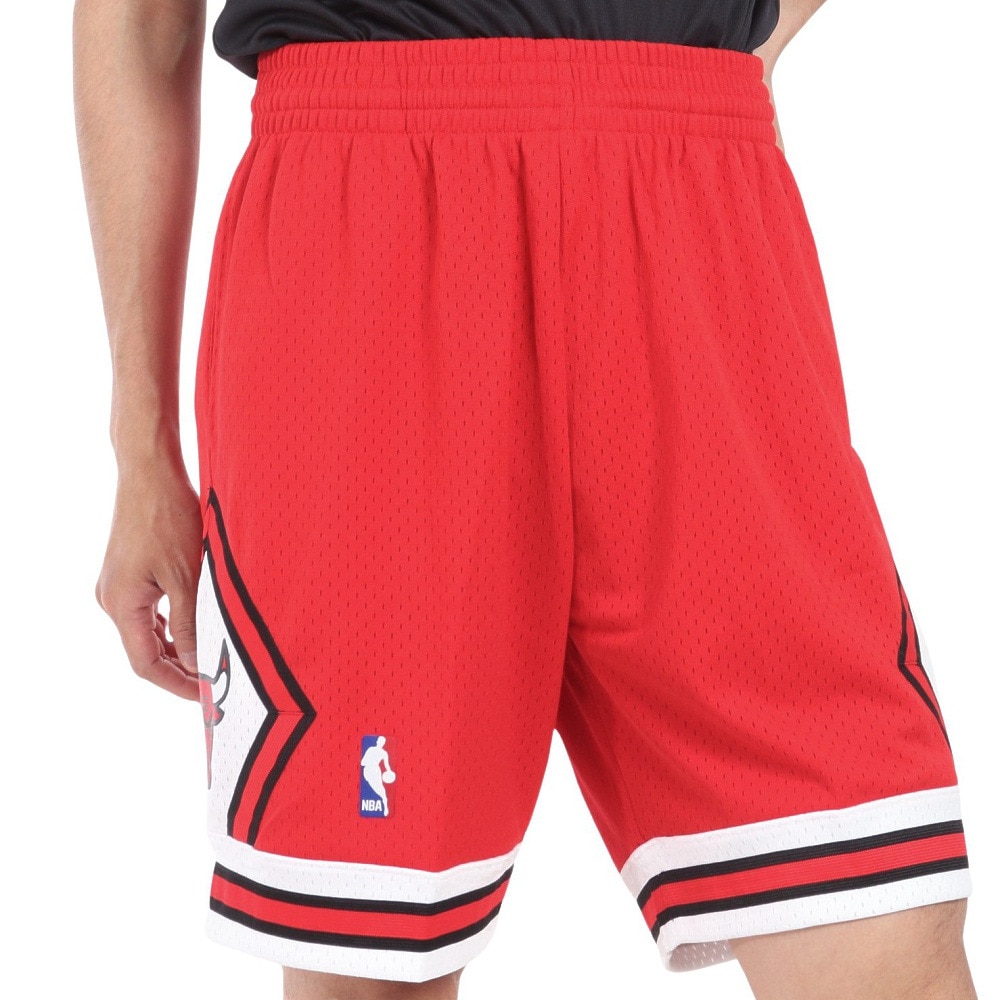 ミッチェルアンドネス（Mitchell&Ness）（メンズ）スイングマン ショーツ シカゴ ブルズ 1997-98 SMSHGS18223-CBUSCR97