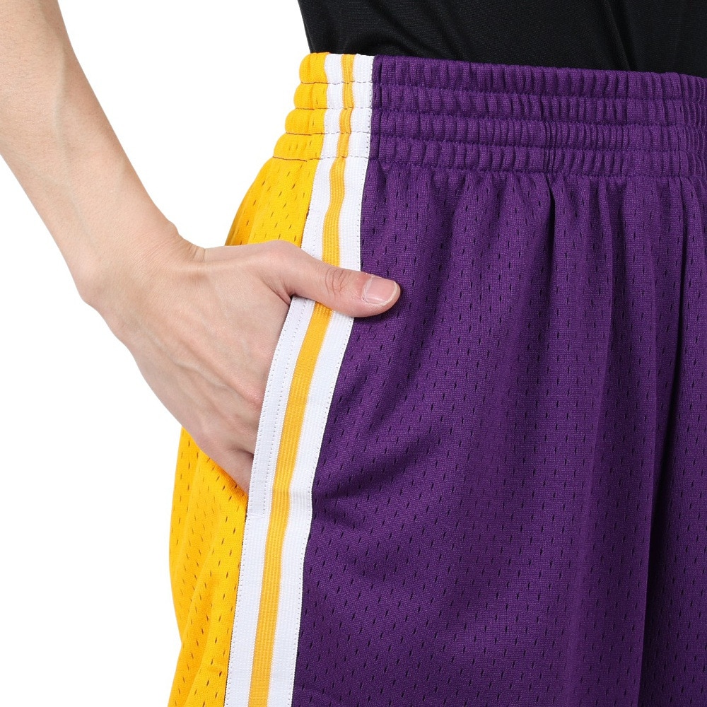 ミッチェルアンドネス（Mitchell&Ness）（メンズ）レイカーズ ロード スイングマン ショーツ SMSHGS18235-LALPUR84