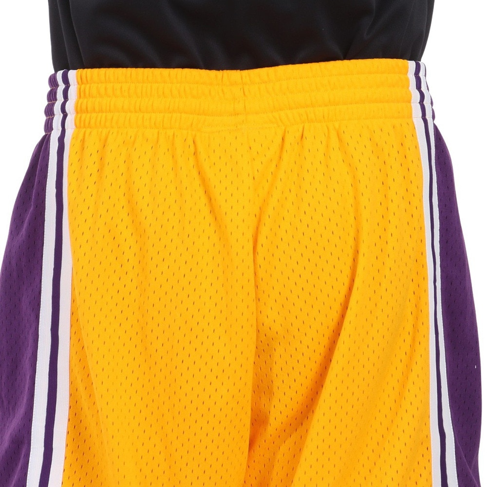 ミッチェルアンドネス（Mitchell&Ness）（メンズ）スイングマン ショーツ ロサンゼルス レイカーズ 1996-1997 SMSHGS18236-LALYLW96