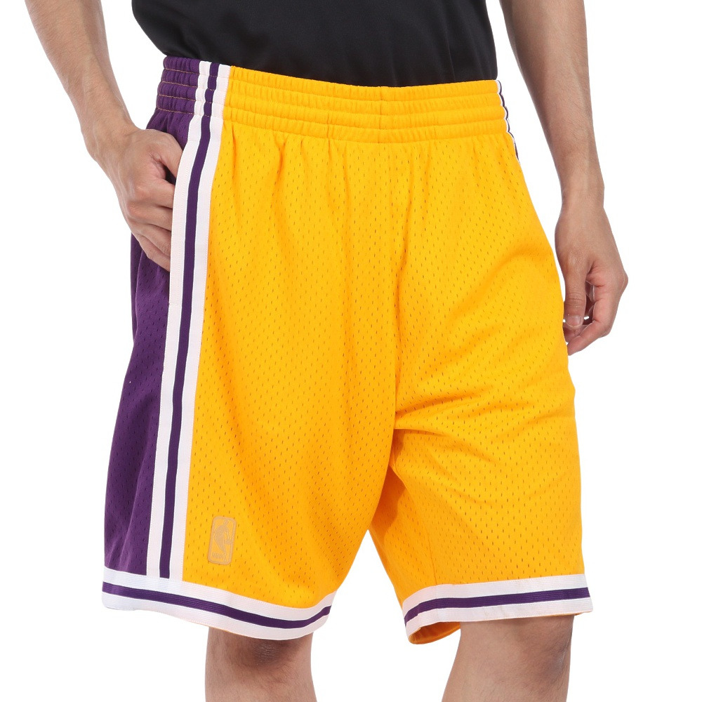 ミッチェルアンドネス（Mitchell&Ness）（メンズ）スイングマン ショーツ ロサンゼルス レイカーズ 1996-1997 SMSHGS18236-LALYLW96